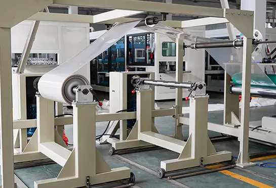 Bộ phận cuộn dây hai trạm thông qua chuyển đổi kiểu xe đẩy, con lăn cuộn có trục khí, tháo gỡ dễ dàng, hiệu quả cao, cường độ lao động thấp.