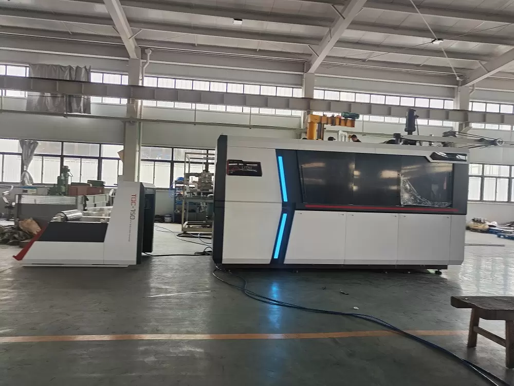 Máy ép nhiệt cốc nhựa tự động servo Máy ép nhiệt cốc nhựa tự động servo